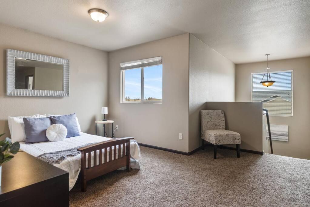 Large Home In The Most Convenient Location Rapid City Εξωτερικό φωτογραφία