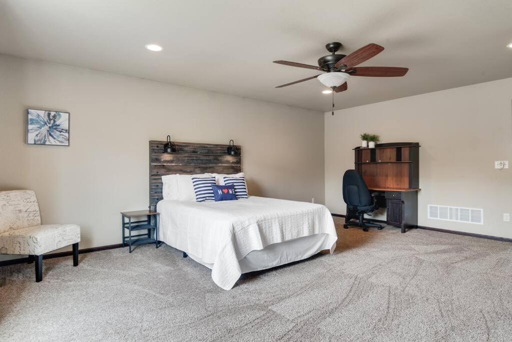 Large Home In The Most Convenient Location Rapid City Εξωτερικό φωτογραφία
